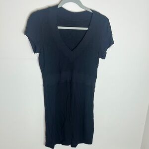Lululemon cool out Black V-Neck Short Sleeve Dress size 4
